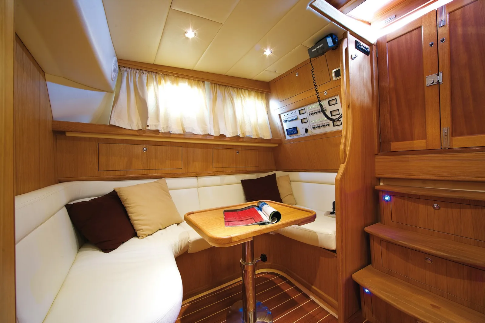 Fratelli Aprea Sorrento 32 Semi Cabinato — photo 10 sur 10